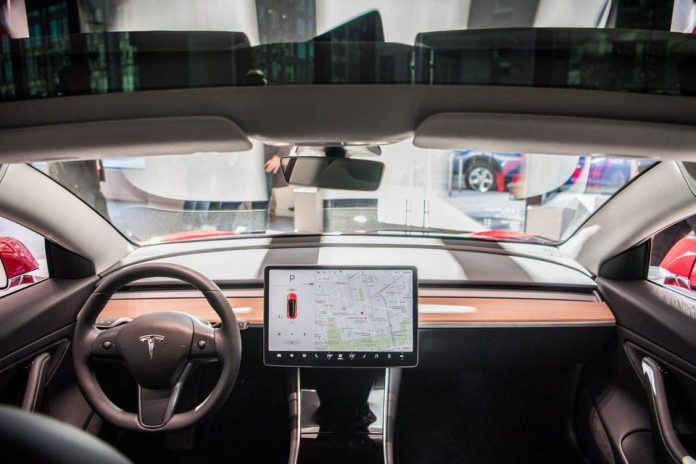 https___blogs-images.forbes.com_alanohnsman_files_2018_02_Model3Interior-1200x800